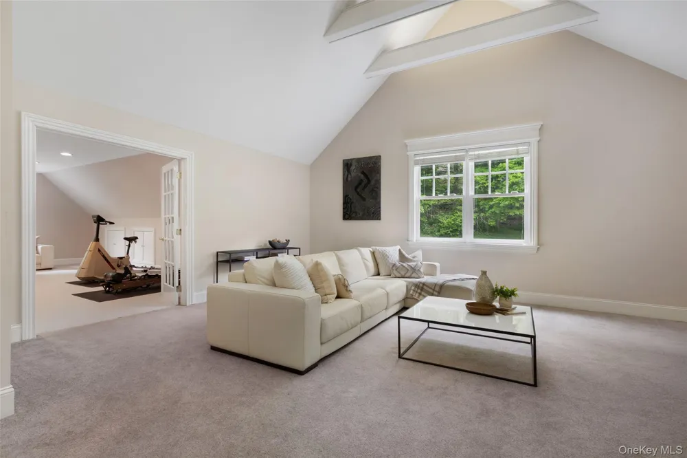 127 Boutonville Road Pound Ridge, NY 10576