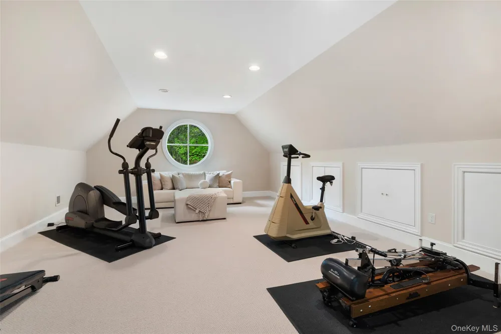 127 Boutonville Road Pound Ridge, NY 10576