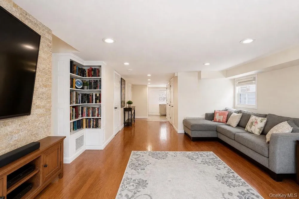 159-27 90th Street Howard Beach, NY 11414