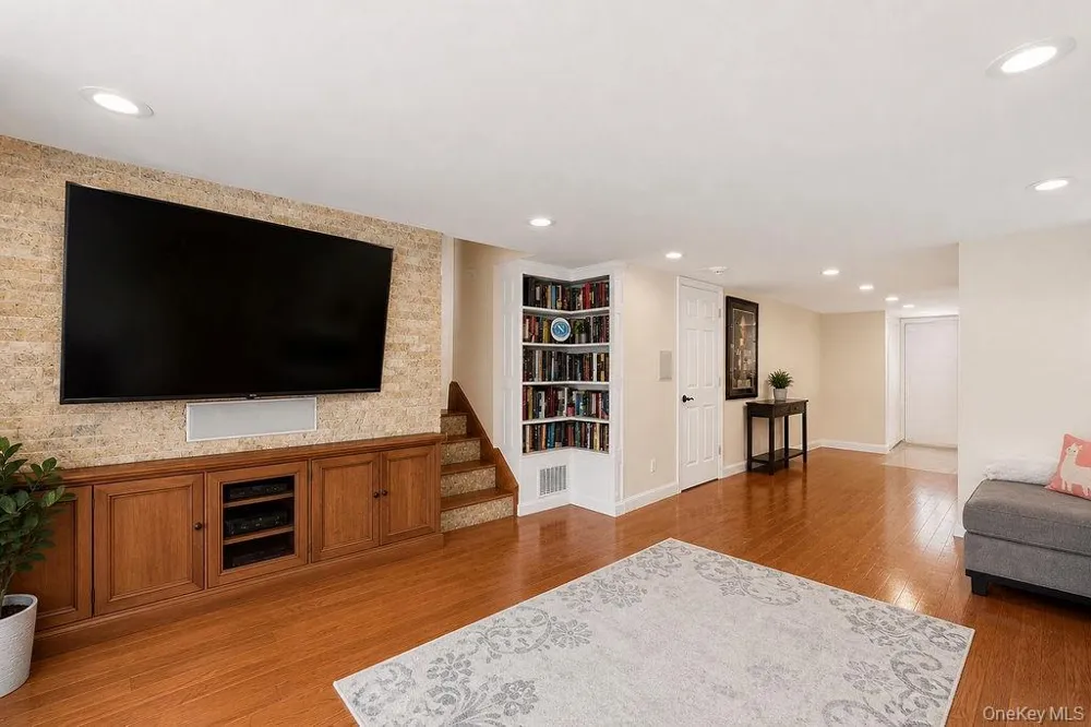 159-27 90th Street Howard Beach, NY 11414