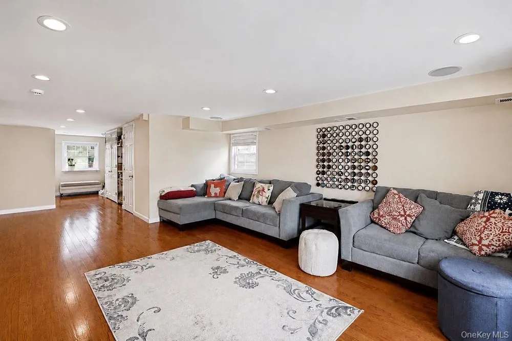 159-27 90th Street Howard Beach, NY 11414