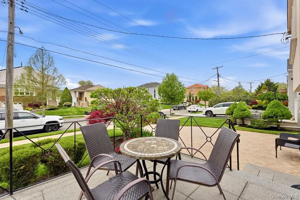 159-27 90th Street Howard Beach, NY 11414