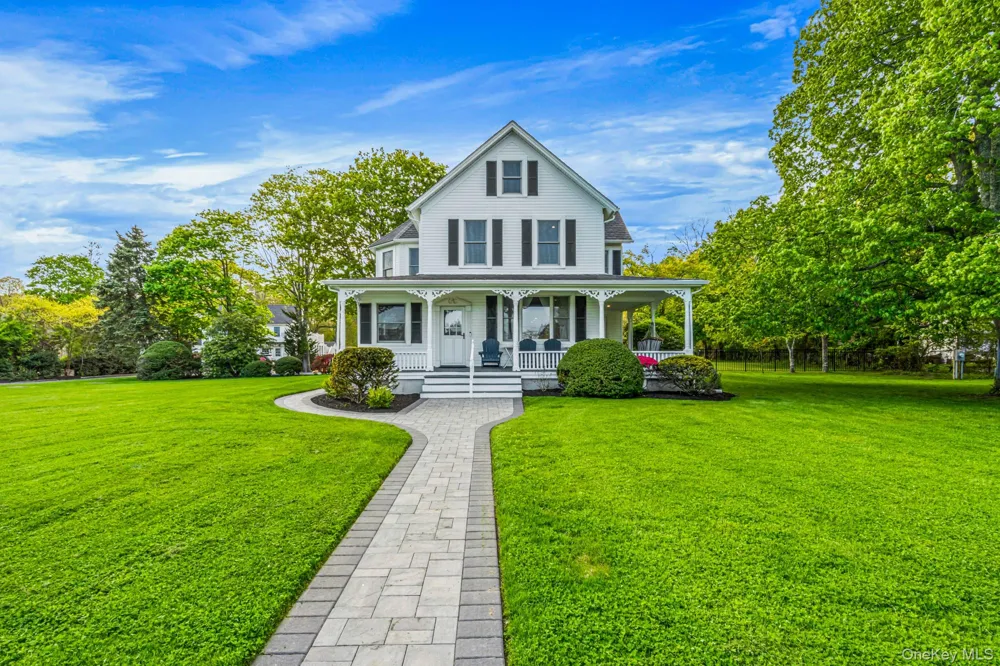 96 Lake Avenue Center Moriches, NY 11934