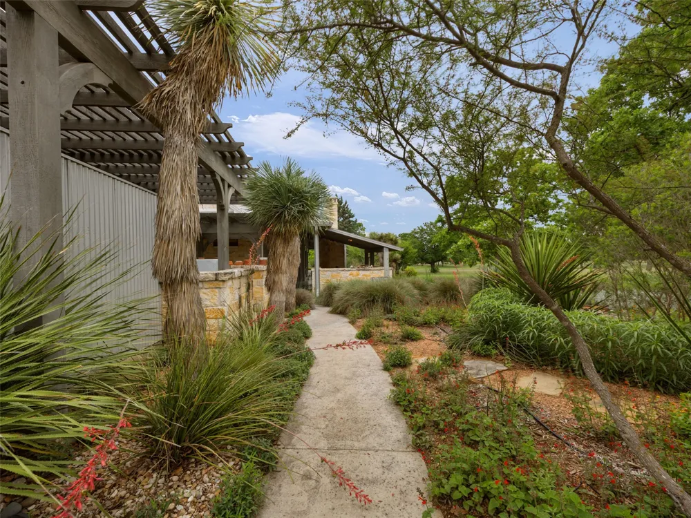 1163 Big Bend Lane Fredericksburg, TX 76824