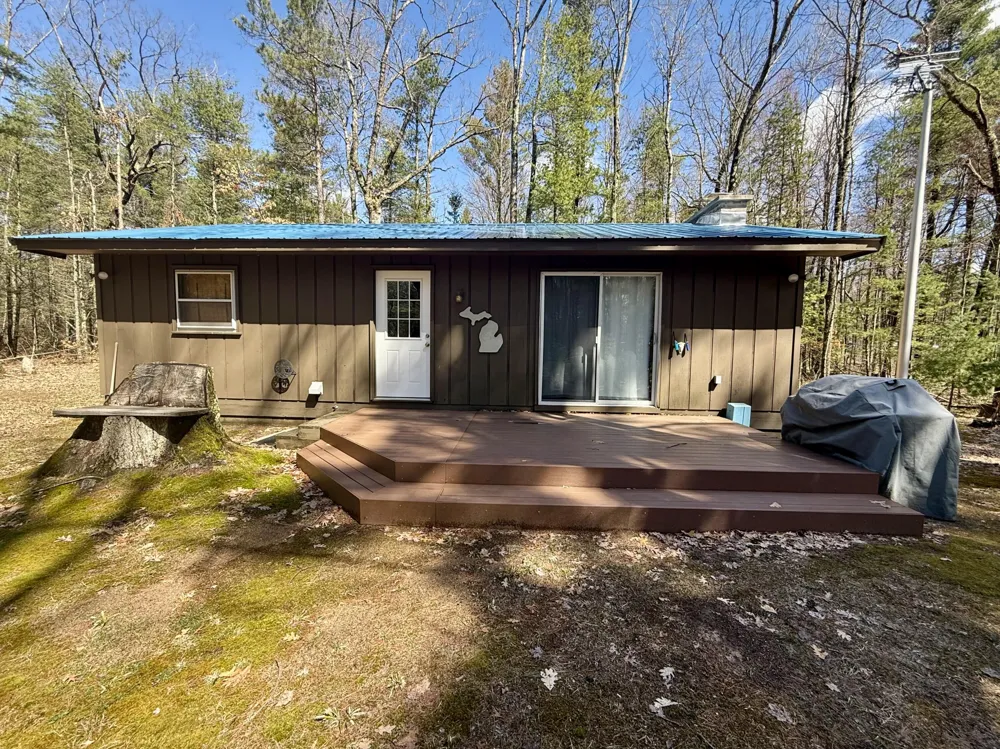 4047 E Creek Wood Drive Cherry Valley Township, MI 49623