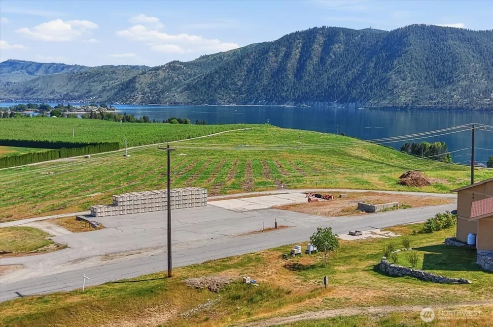 76 Firenza Lane Manson, WA 98831