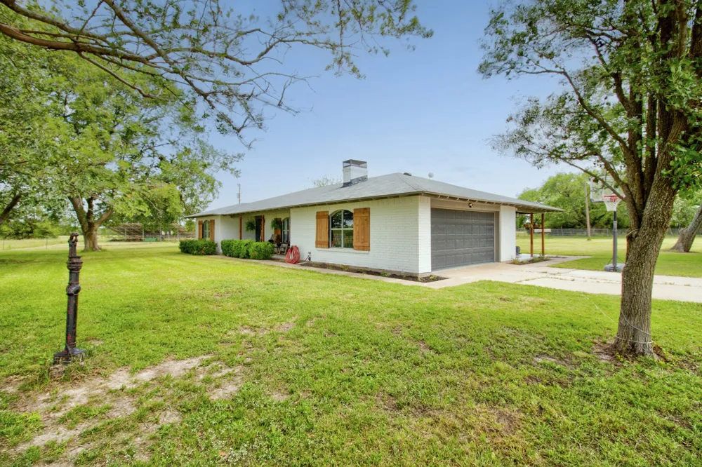 3781 Fm 151 Whitewright, TX 75491