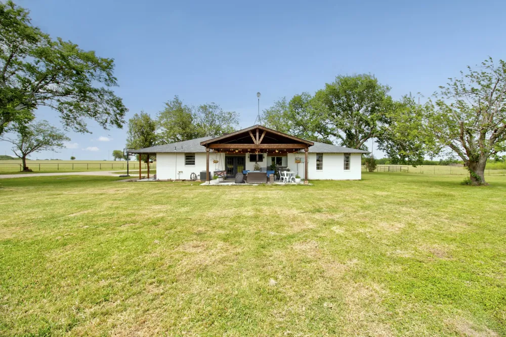 3781 Fm 151 Whitewright, TX 75491