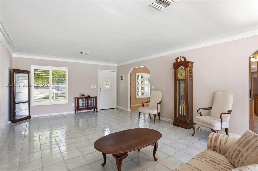 8495 SW 160th St Palmetto Bay, FL 33157