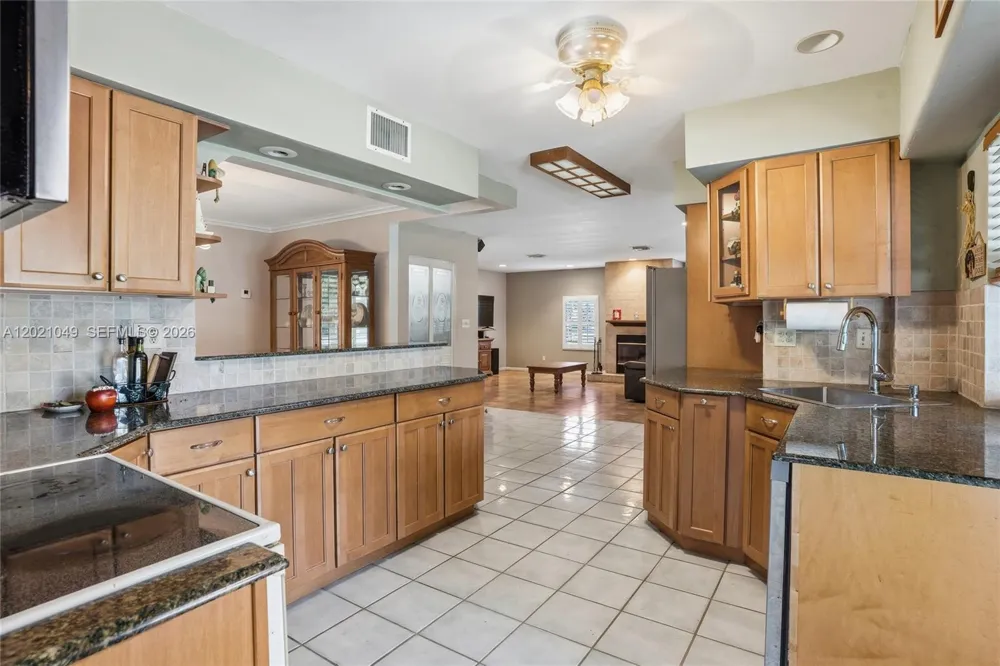 8495 SW 160th St Palmetto Bay, FL 33157
