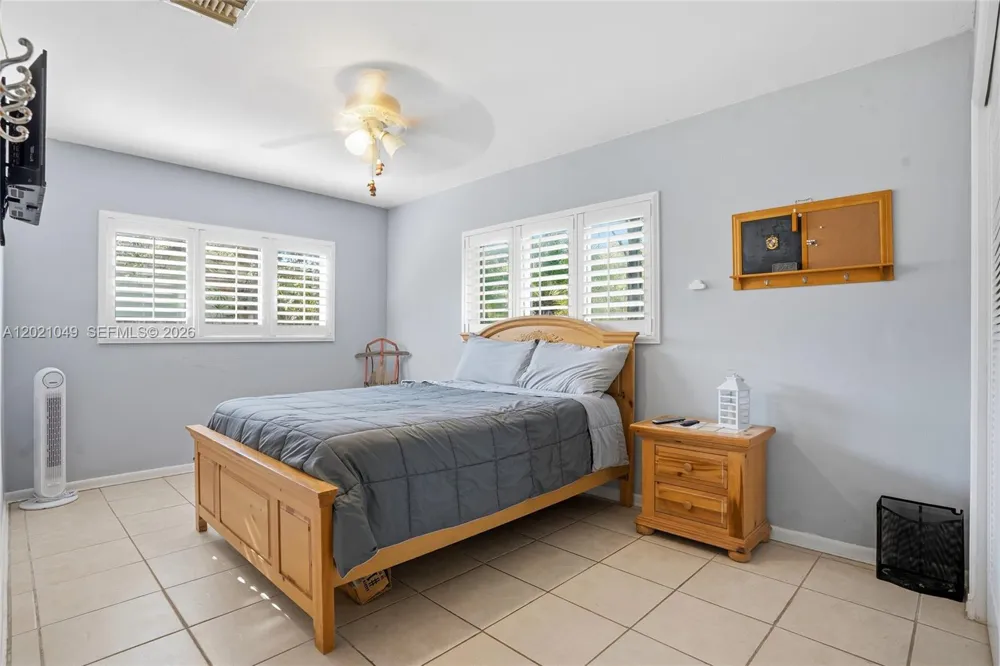 8495 SW 160th St Palmetto Bay, FL 33157
