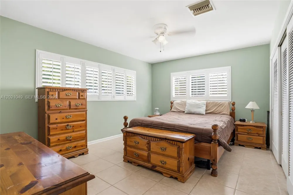 8495 SW 160th St Palmetto Bay, FL 33157
