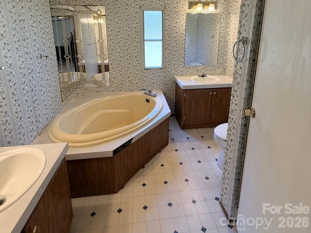 2330 Springdale Drive Newton, NC 28658