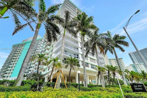 3725 S Ocean Dr #812