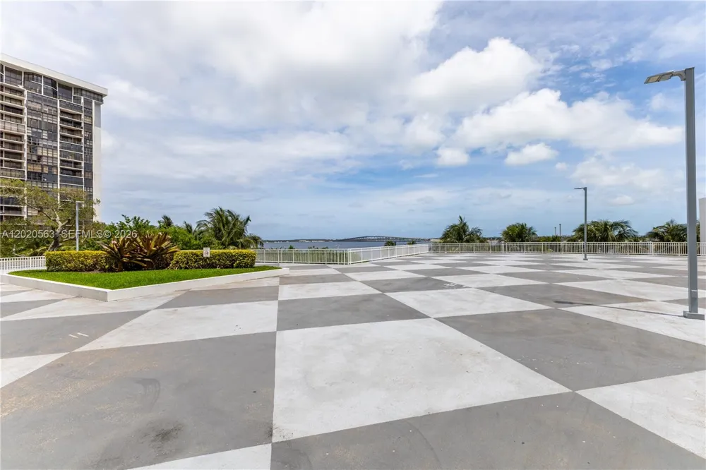 2101 NE Brickell Ave #2302 Miami, FL 33129