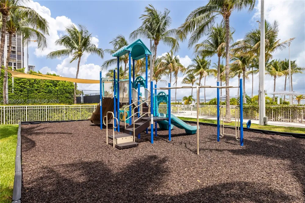 2101 NE Brickell Ave #2302 Miami, FL 33129