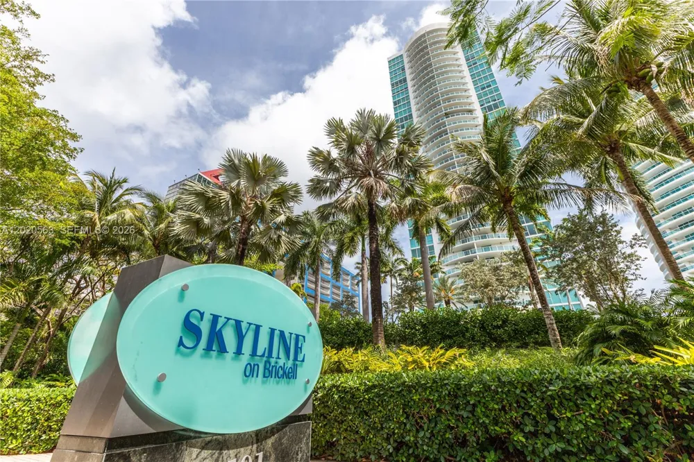2101 NE Brickell Ave #2302 Miami, FL 33129