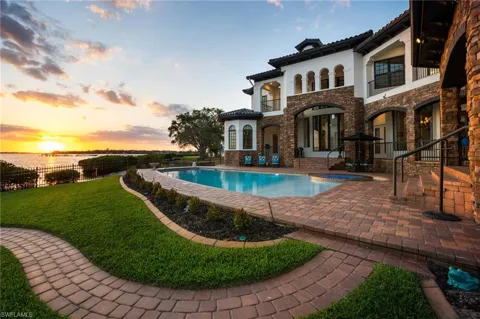2107 4th Street Court W