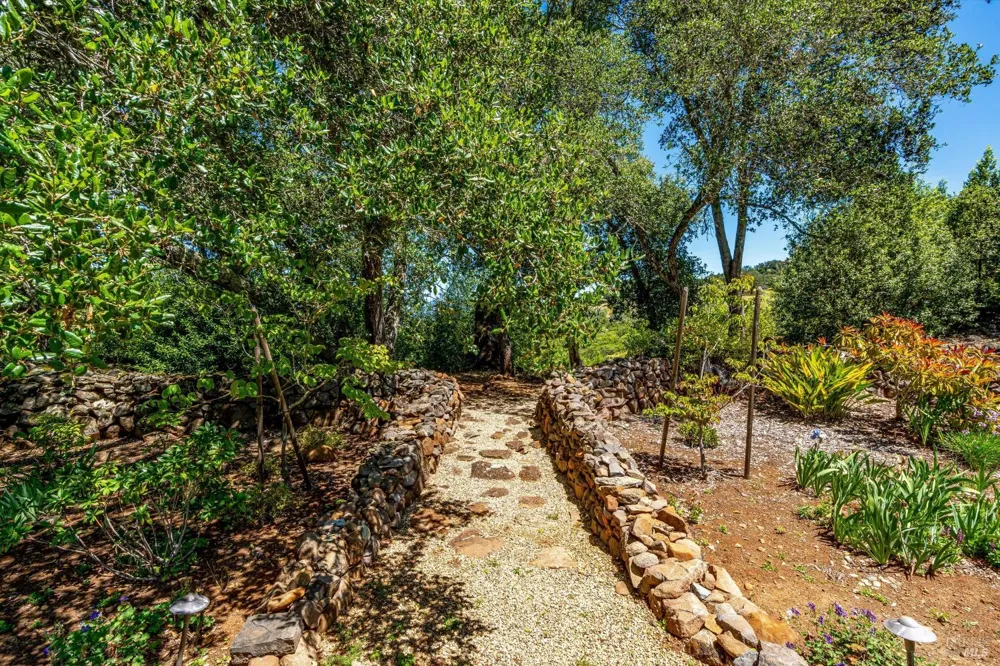 7455 Foothill Ranch Road Santa Rosa, CA 95404