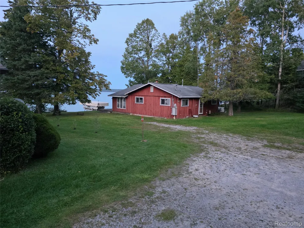 5136 Hardwood Trail Alcona Township, MI 49747