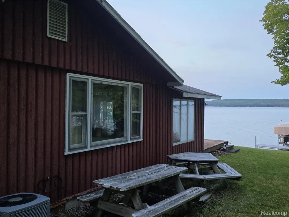 5136 Hardwood Trail Alcona Township, MI 49747