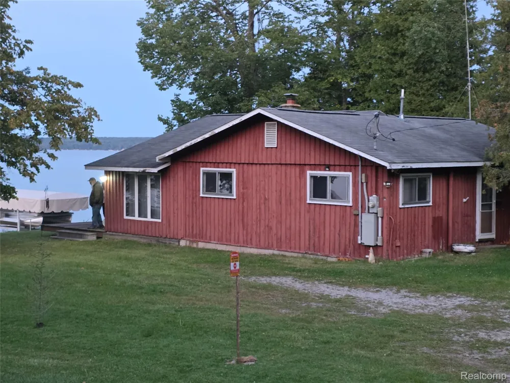 5136 Hardwood Trail Alcona Township, MI 49747