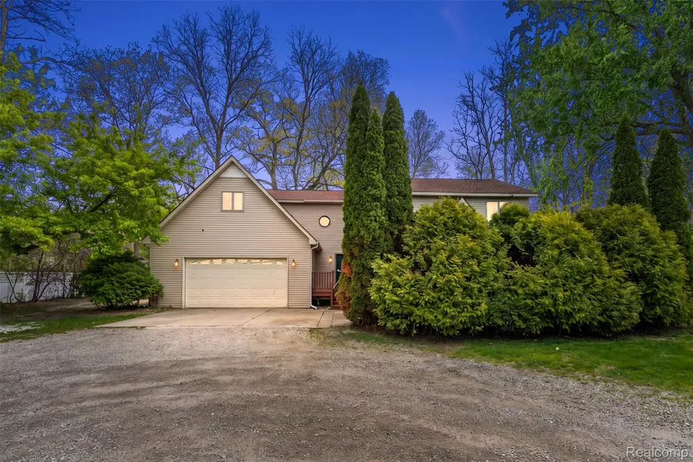 2475 S Ortonville Road Brandon Charter Township, MI 48462