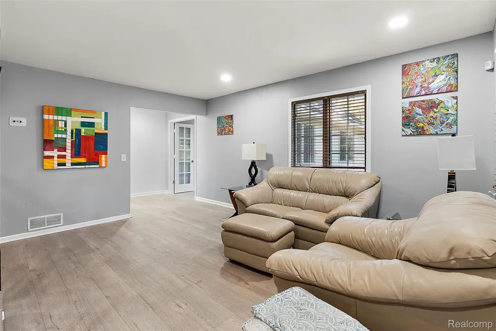 2475 S Ortonville Road Brandon Charter Township, MI 48462