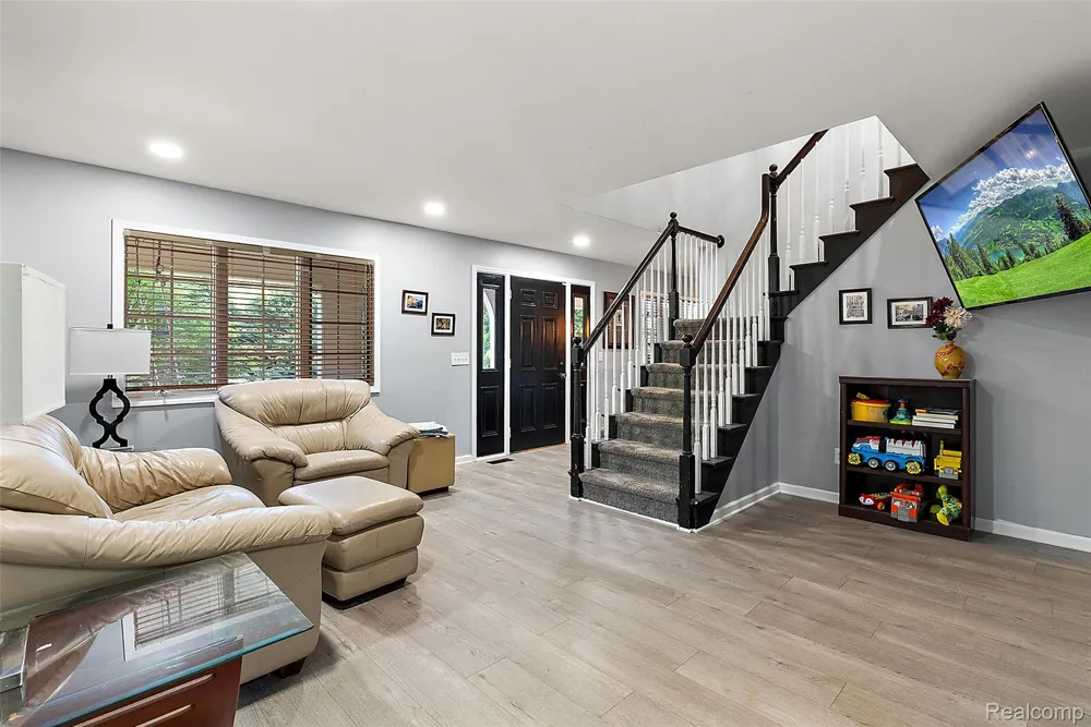 2475 S Ortonville Road Brandon Charter Township, MI 48462