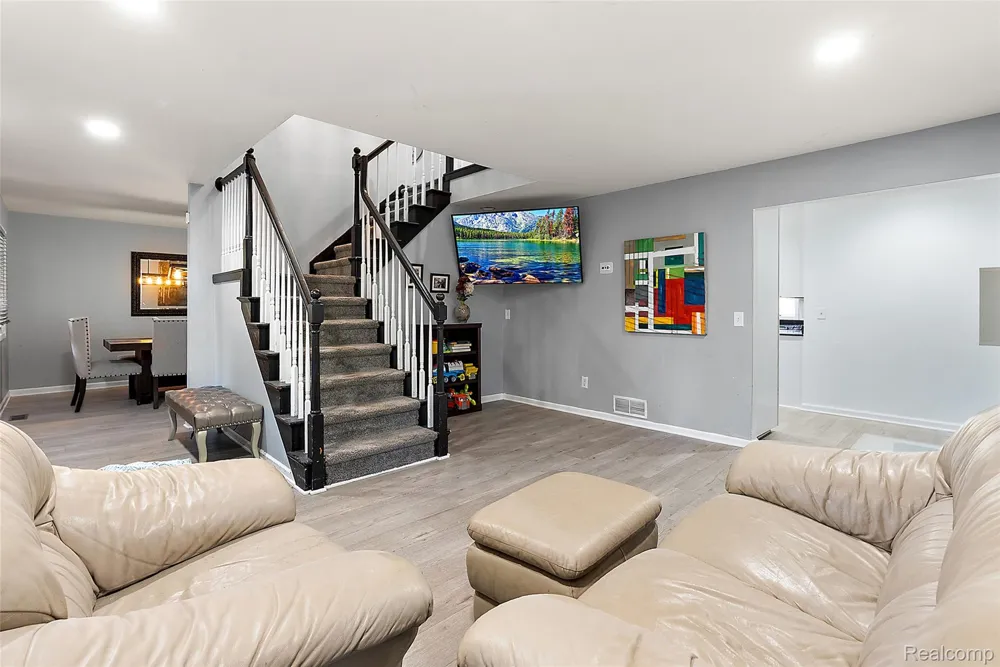 2475 S Ortonville Road Brandon Charter Township, MI 48462