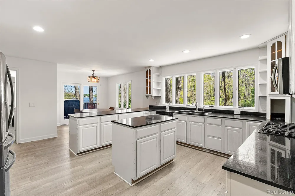 2475 S Ortonville Road Brandon Charter Township, MI 48462