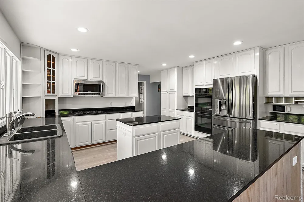 2475 S Ortonville Road Brandon Charter Township, MI 48462