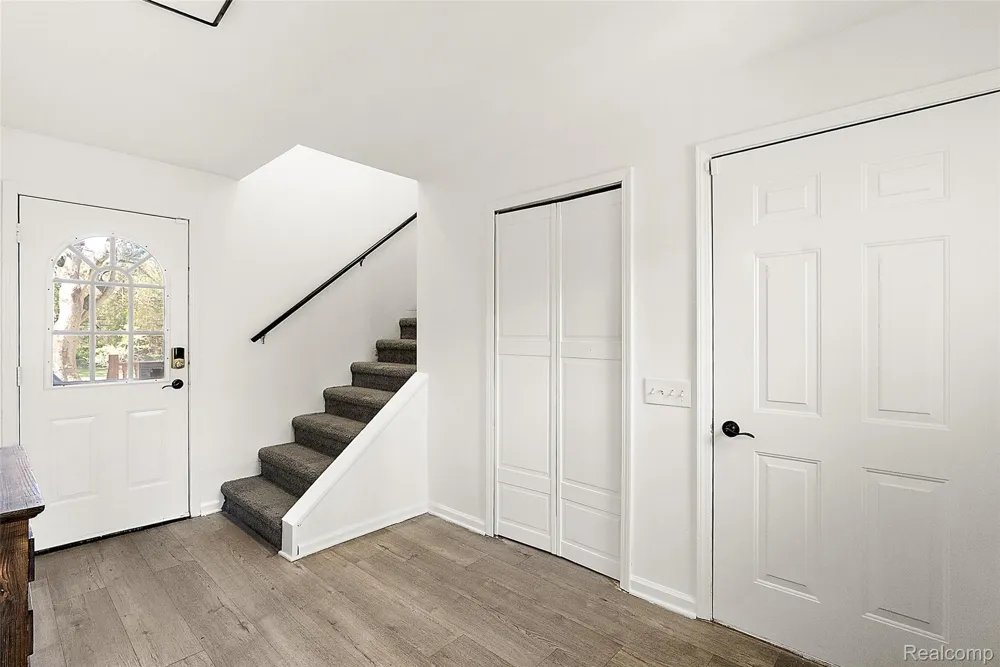 2475 S Ortonville Road Brandon Charter Township, MI 48462