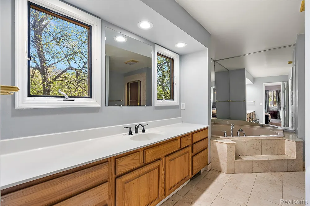 2475 S Ortonville Road Brandon Charter Township, MI 48462