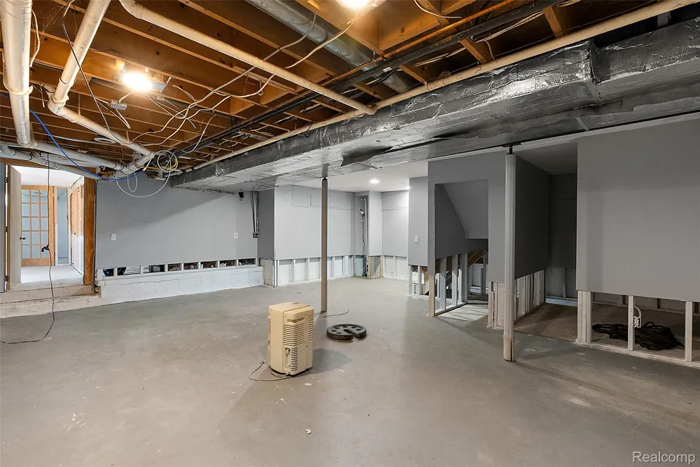 2475 S Ortonville Road Brandon Charter Township, MI 48462