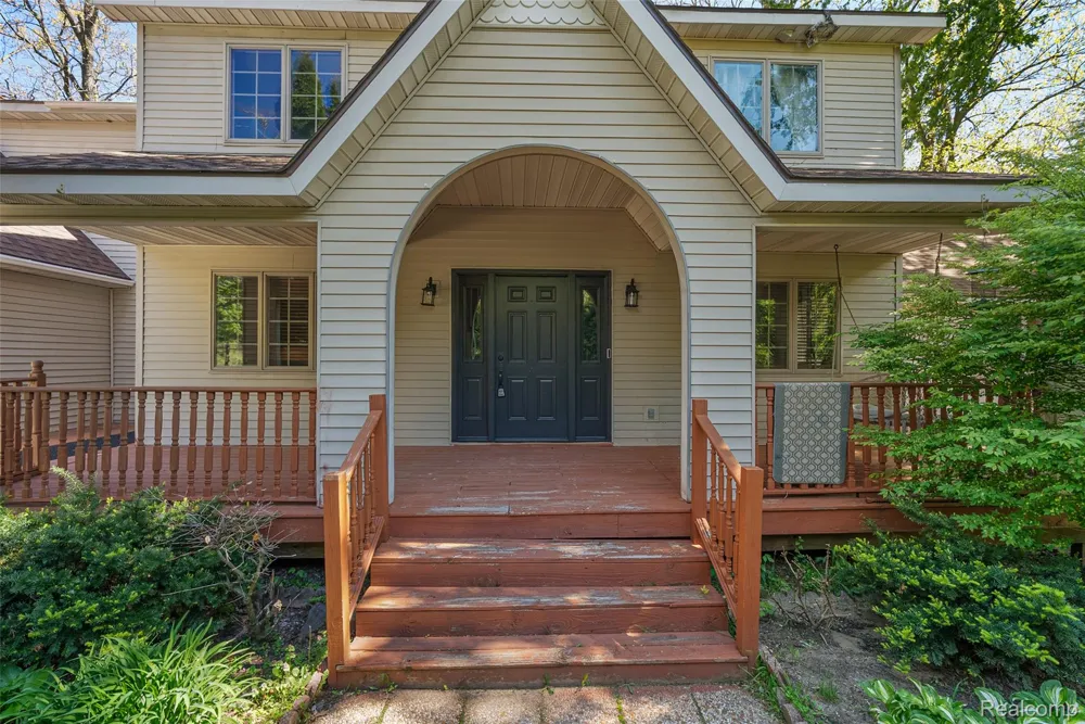 2475 S Ortonville Road Brandon Charter Township, MI 48462