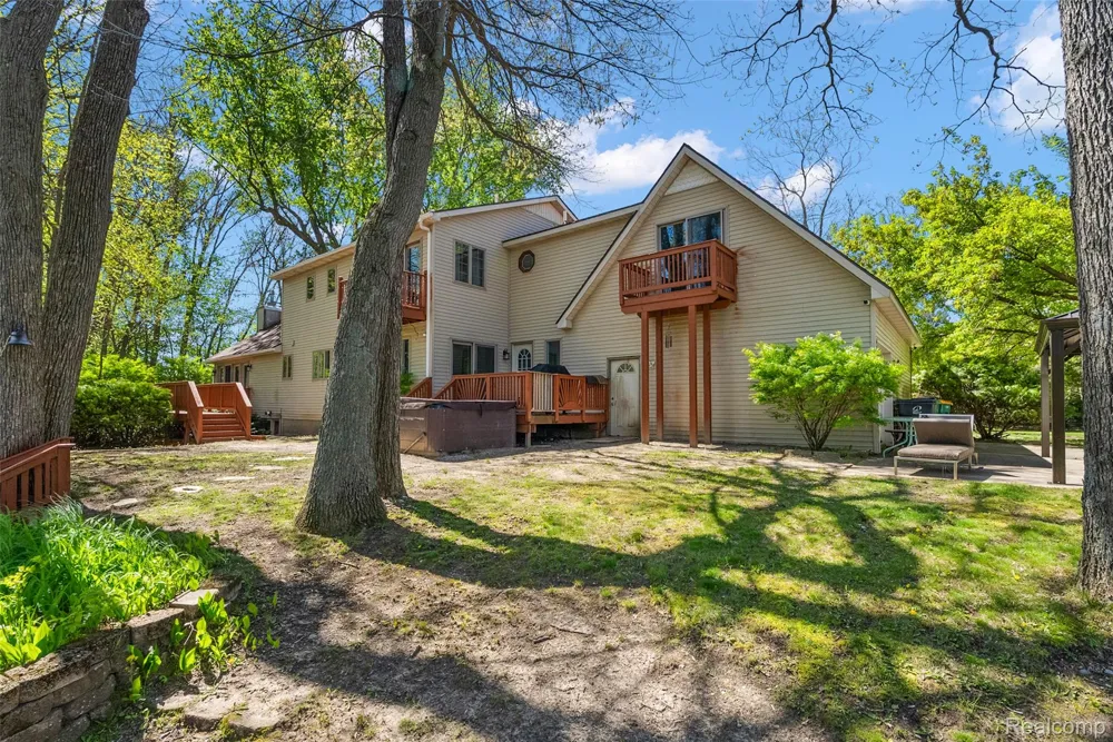 2475 S Ortonville Road Brandon Charter Township, MI 48462