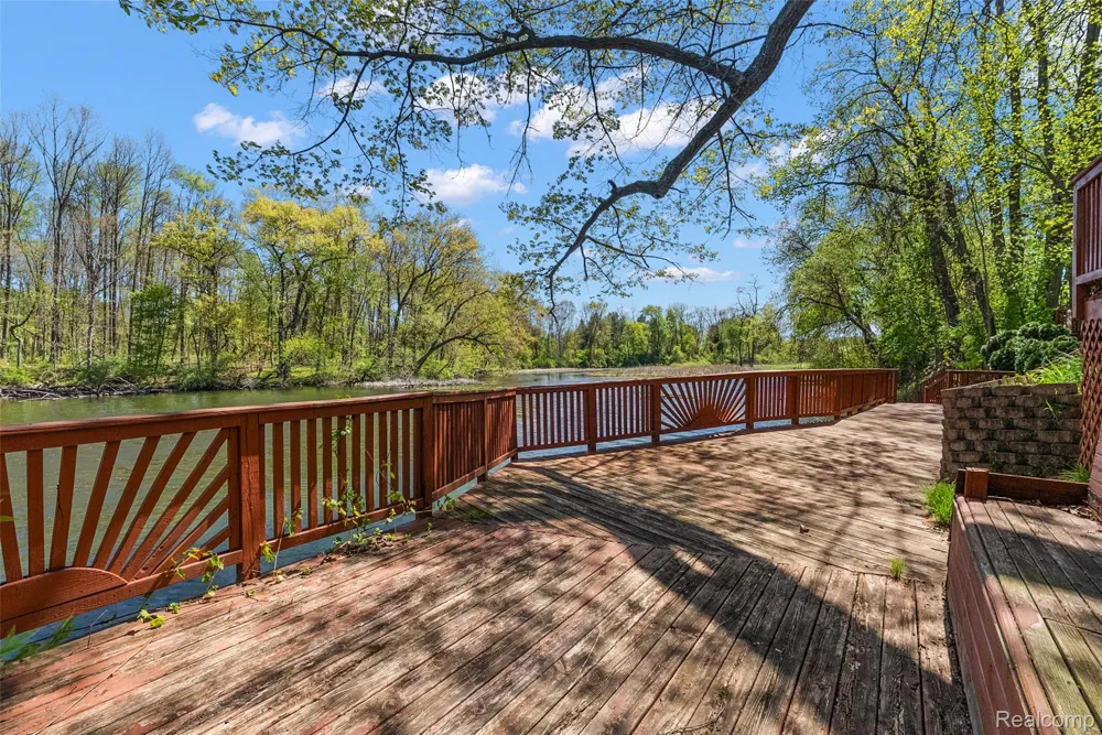 2475 S Ortonville Road Brandon Charter Township, MI 48462