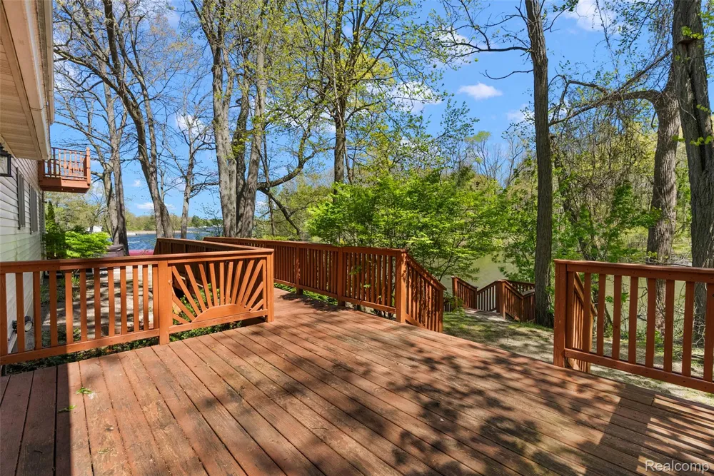 2475 S Ortonville Road Brandon Charter Township, MI 48462