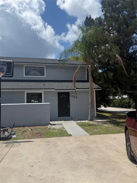 1322 VERONA STREET