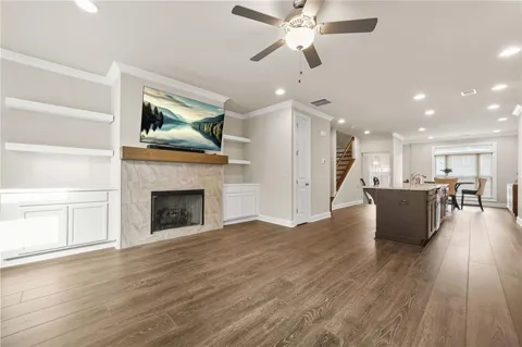 2207 Parkside Glen View
