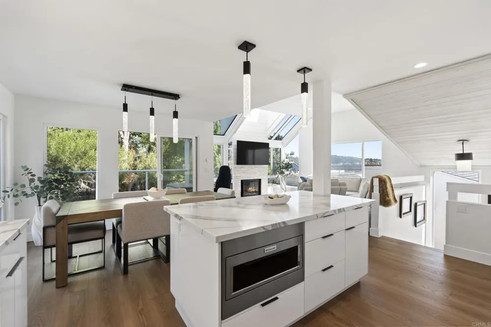 371 Longden Ln Solana Beach, CA 92075