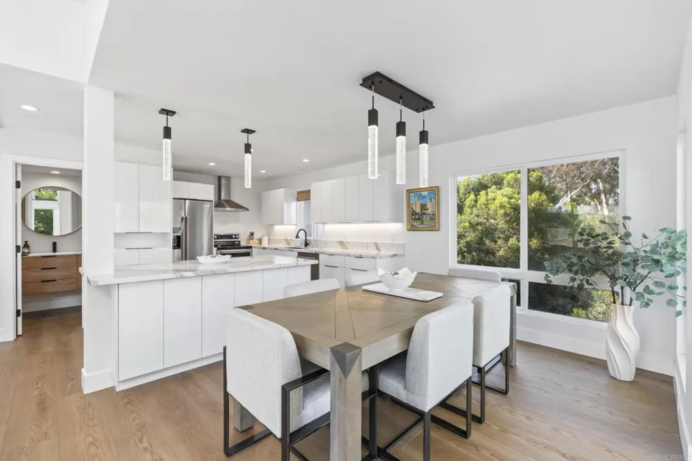 371 Longden Ln Solana Beach, CA 92075