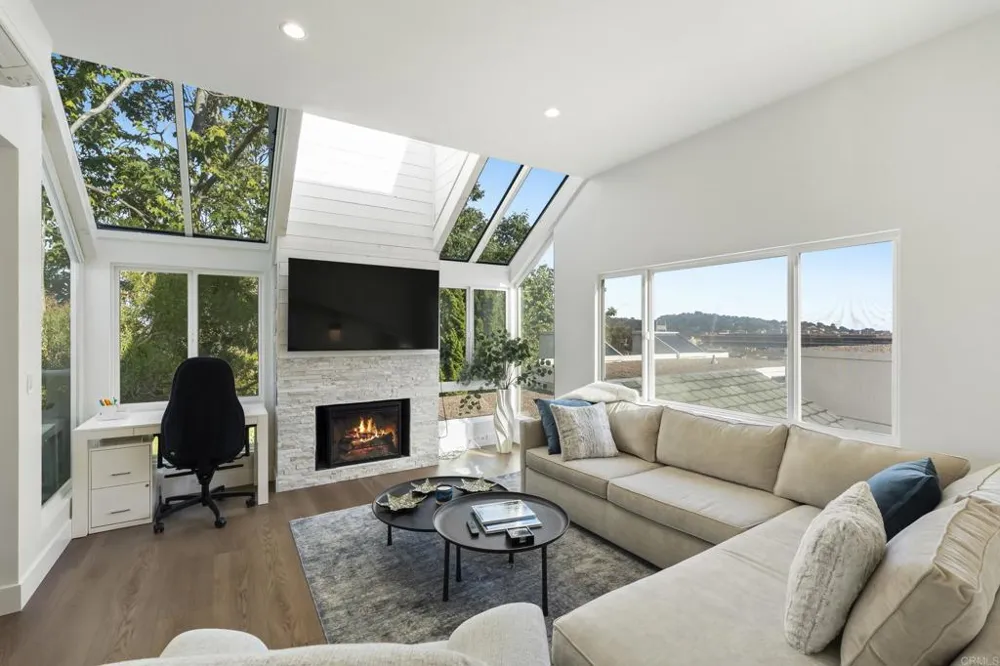 371 Longden Ln Solana Beach, CA 92075