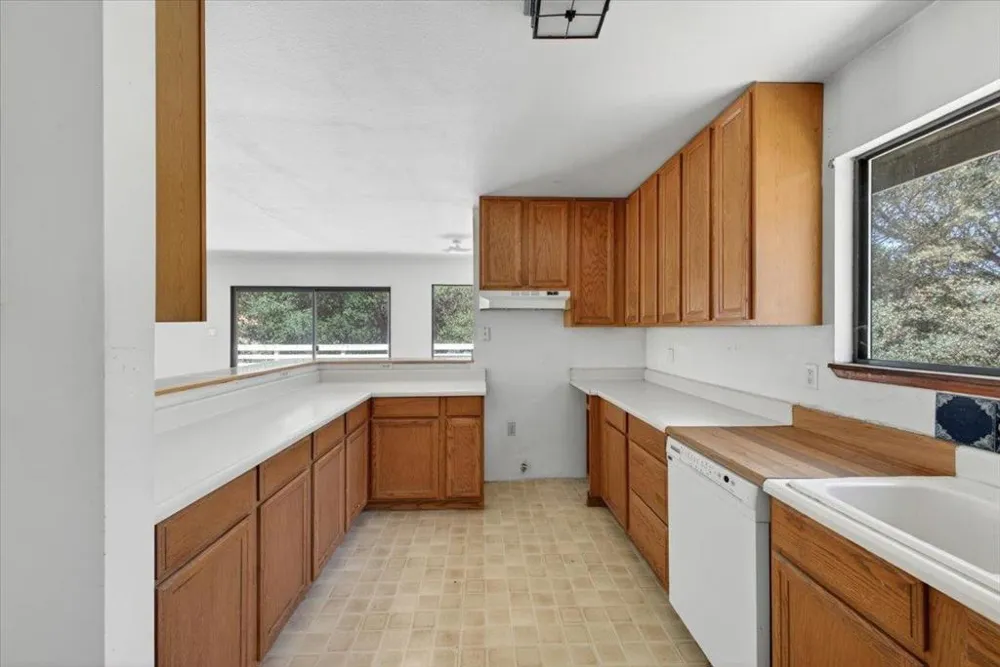 46404 Arroyo Seco Road Greenfield, CA 93927