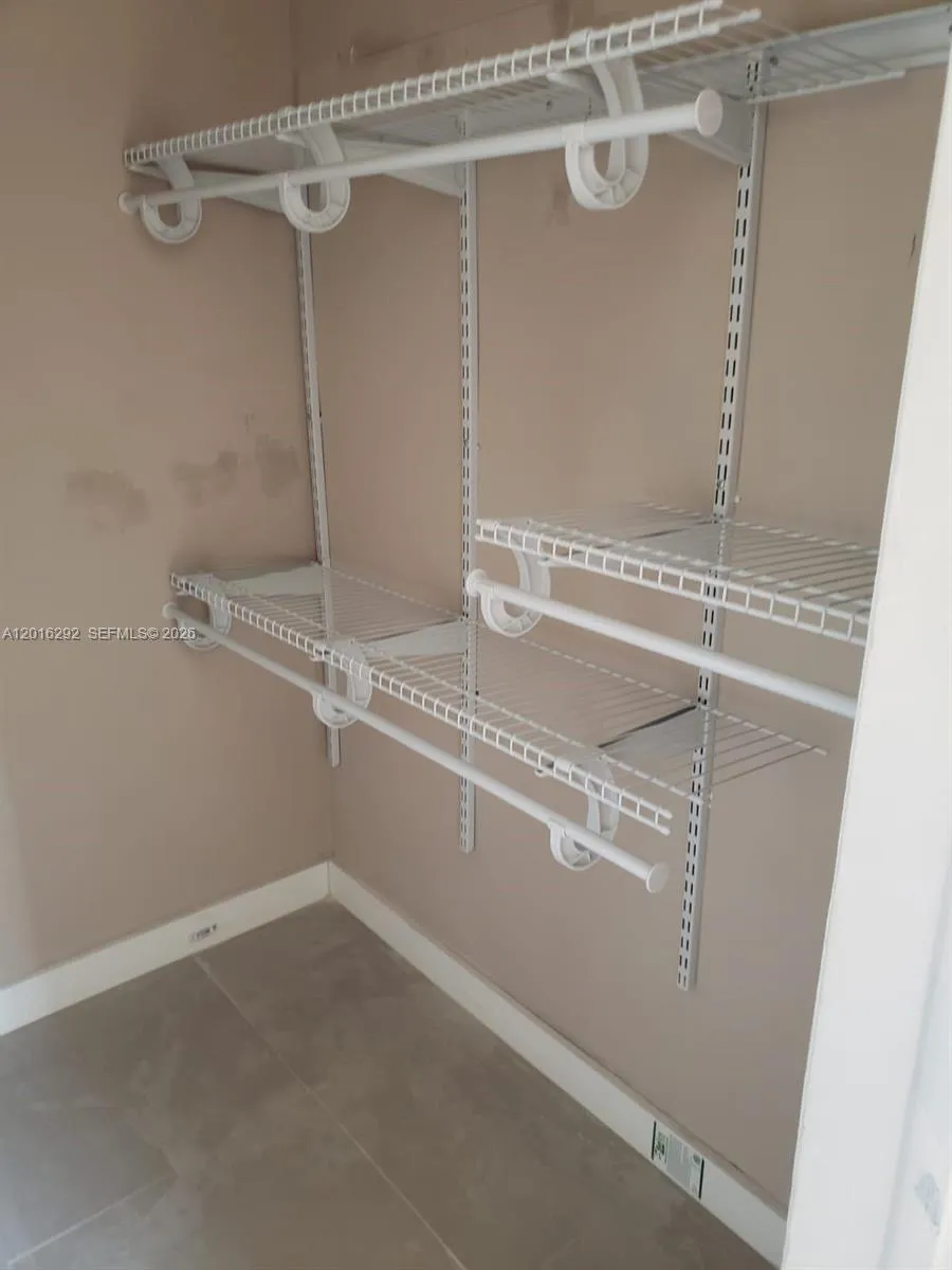 1800 NW 19th St #9 Miami, FL 33125