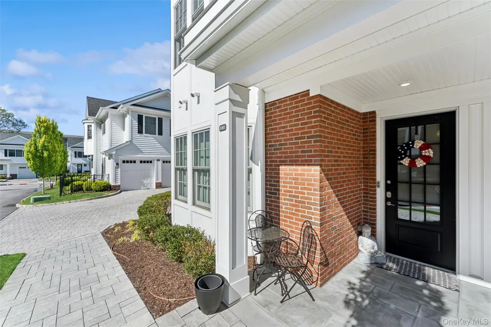 1001 Mill Creek Roslyn, NY 11576
