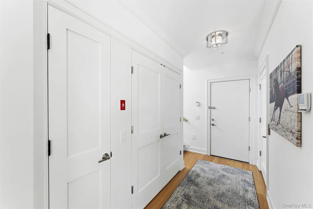 1001 Mill Creek Roslyn, NY 11576