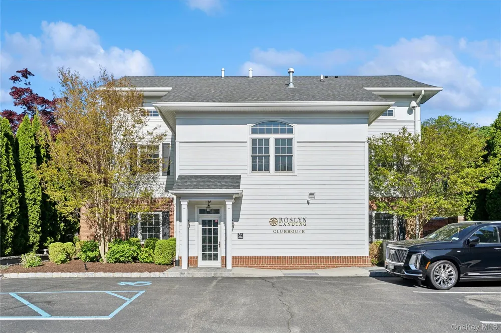 1001 Mill Creek Roslyn, NY 11576