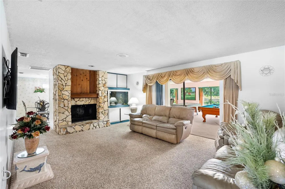 34 MISTY MEADOW LANE Mulberry, FL 33860